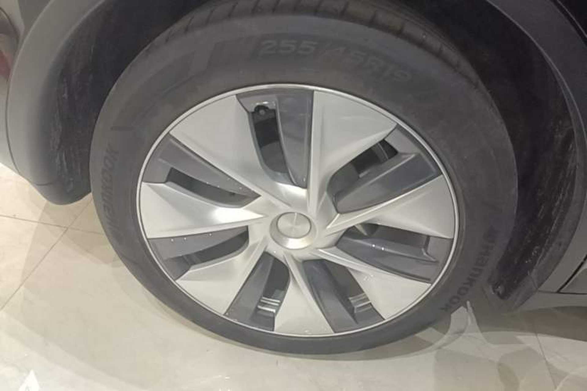 Used Tesla Model Y 2022 Revised Version Rear-Wheel Drive Right Rear Wheel Hub