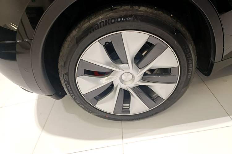 Used Tesla Model Y 2022 Revised Version Rear-Wheel Drive Right Rear Wheel Hub