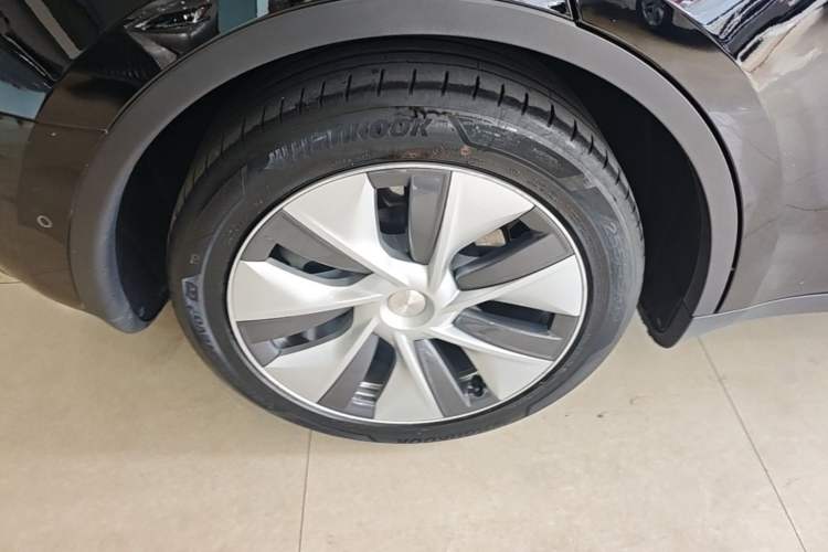 Used Tesla Model Y 2022 Rear-Wheel-Drive Version Right Rear Wheel Hub