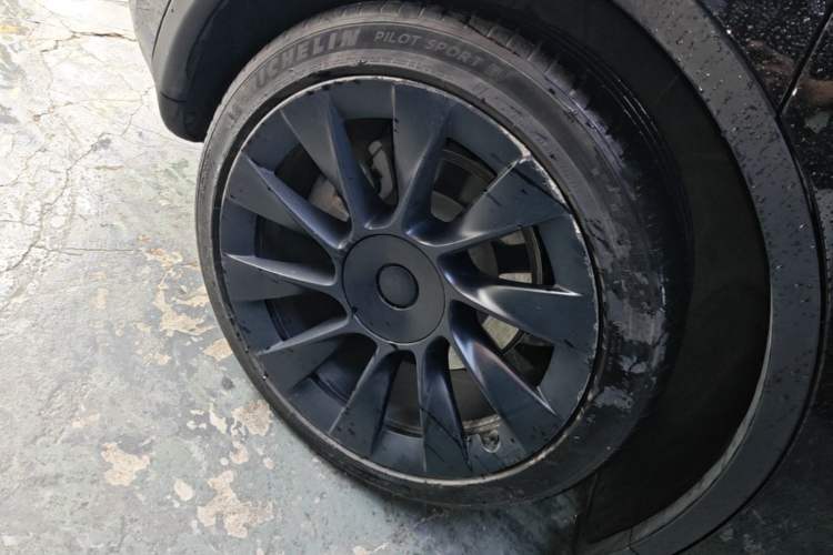 Used Tesla Model Y 2022 Rear-Wheel-Drive Version Right Rear Wheel Hub