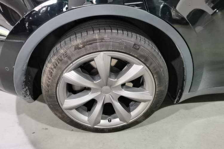 Used Tesla Model Y 2022 Revised Version Rear-Wheel Drive Right Rear Wheel Hub