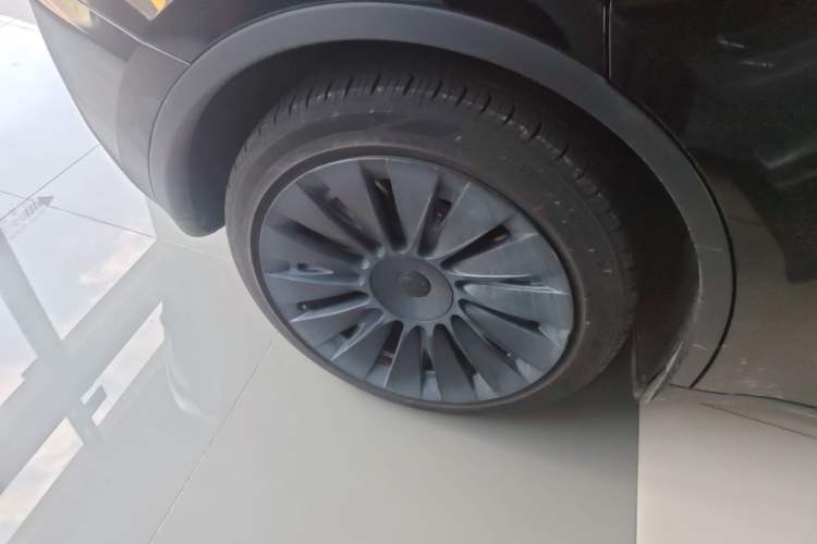Used Tesla Model Y 2022 Revised Version Rear-Wheel Drive Right Rear Wheel Hub