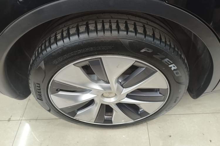 Used Tesla Model Y 2022 Revised Version Rear-Wheel Drive Right Rear Wheel Hub