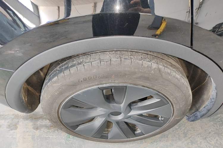 Used Tesla Model Y 2022 Revised Version Rear-Wheel Drive Right Rear Wheel Hub