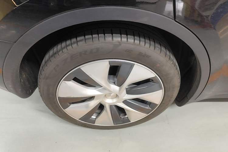 Used Tesla Model Y 2022 Revised Version Rear-Wheel Drive Right Rear Wheel Hub