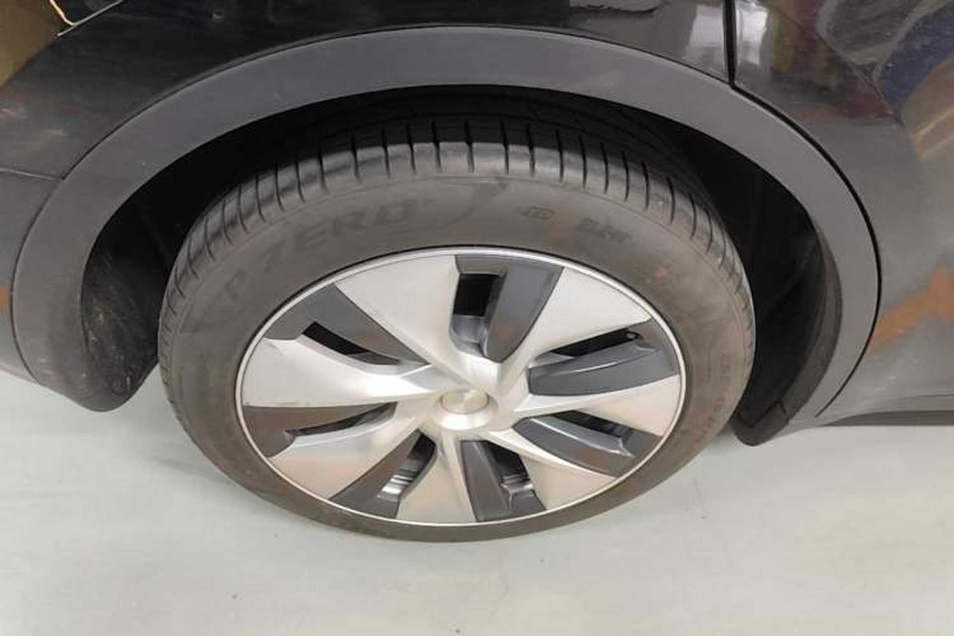 Used Tesla Model Y 2022 Revised Version Rear-Wheel Drive Right Rear Wheel Hub