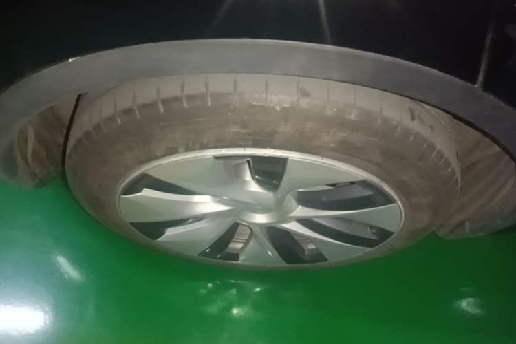 Used Tesla Model Y 2022 Revised Version Rear-Wheel Drive Right Rear Wheel Hub
