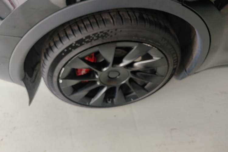 Used Tesla Model Y 2022 Rear-Wheel-Drive Version Right Rear Wheel Hub