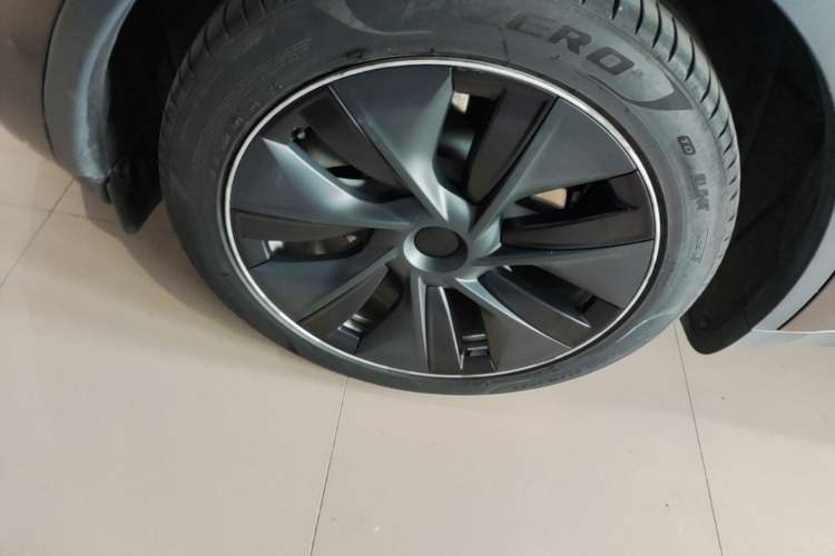 Used Tesla Model Y 2022 Revised Version Rear-Wheel Drive Right Rear Wheel Hub