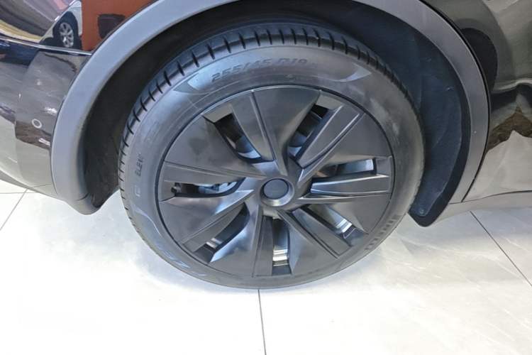 Used Tesla Model Y 2022 Revised Version Rear-Wheel Drive Right Rear Wheel Hub
