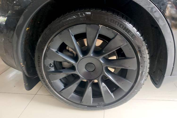 Used Tesla Model Y 2022 Revised Version Rear-Wheel Drive Right Rear Wheel Hub