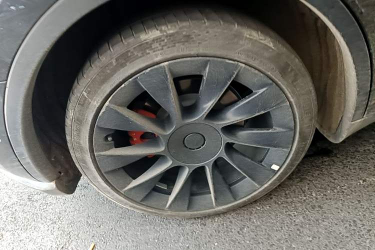 Used Tesla Model Y 2022 Revised Version Rear-Wheel Drive Right Rear Wheel Hub