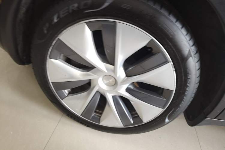Used Tesla Model Y 2022 Revised Version Rear-Wheel Drive Right Rear Wheel Hub