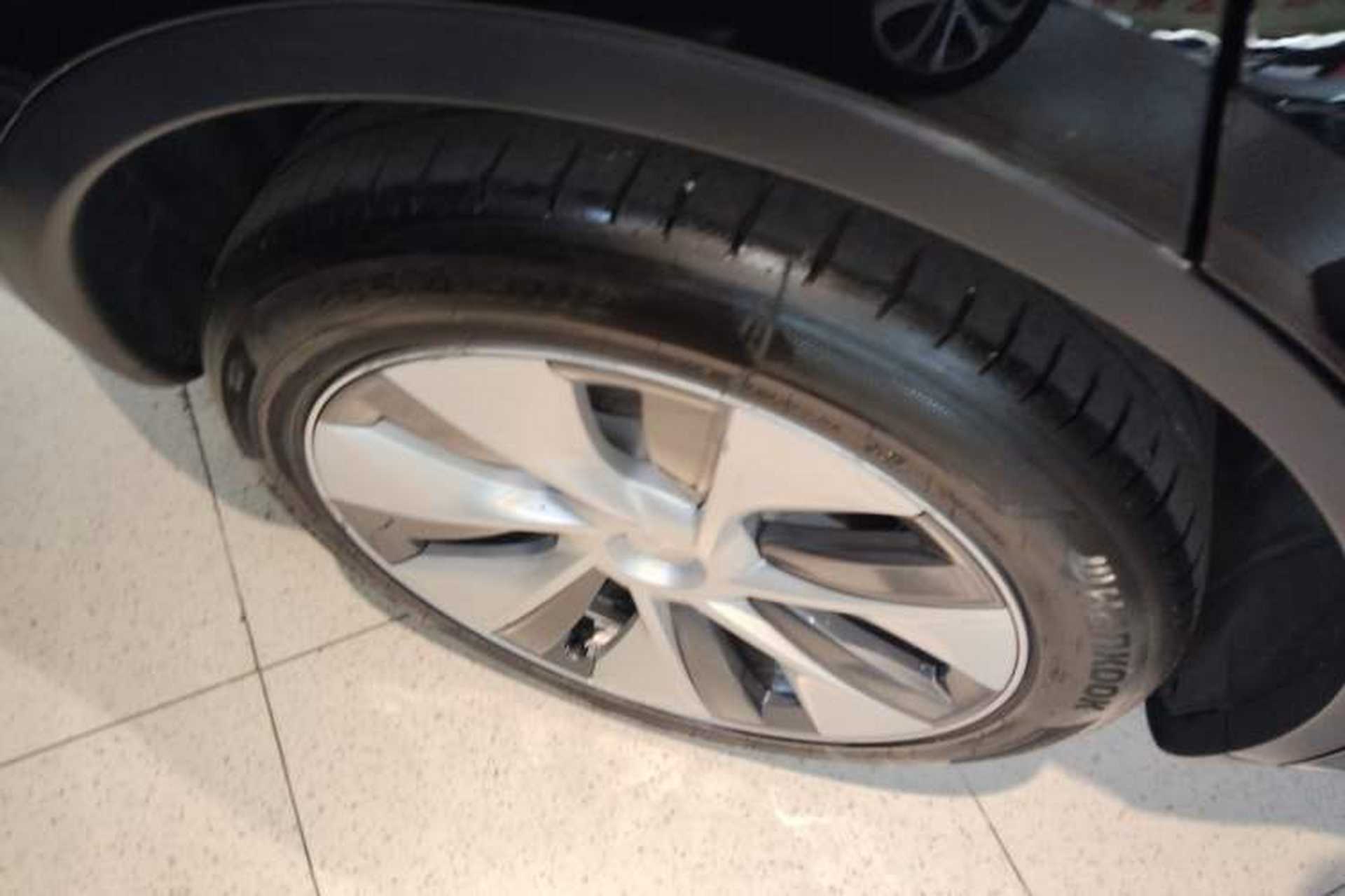 Used Tesla Model Y 2022 Revised Version Rear-Wheel Drive Right Rear Wheel Hub