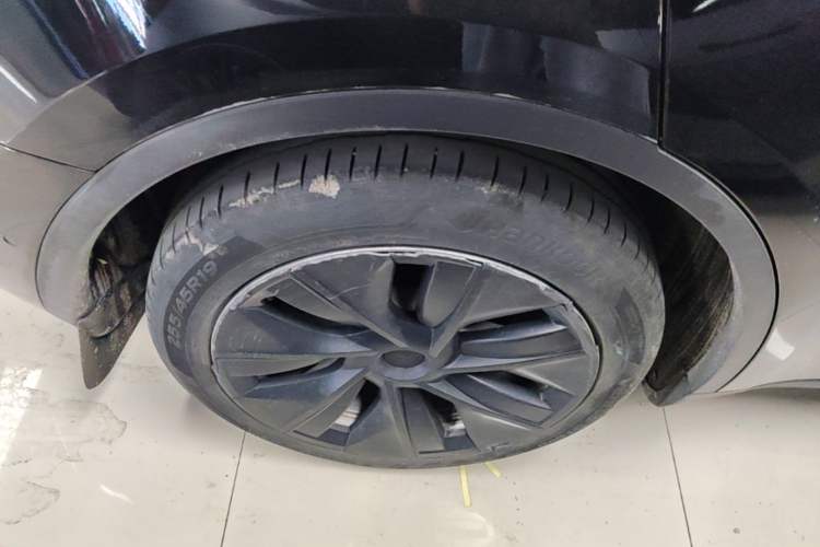 Used Tesla Model Y 2022 Revised Version Long-Range All-Wheel Drive Right Rear Wheel Hub