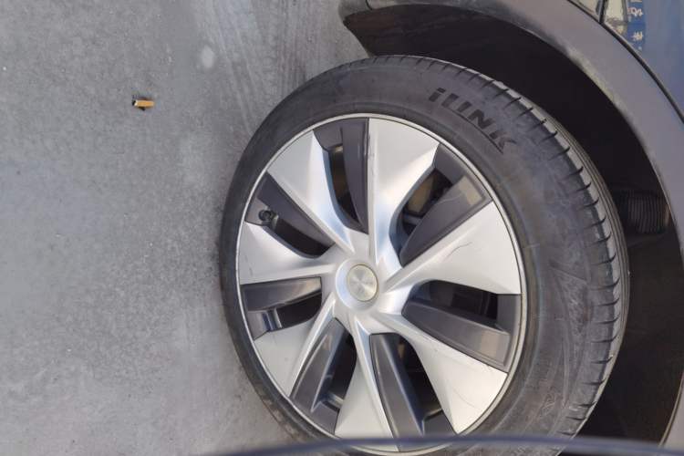 Used Tesla Model Y 2022 Revised Version Rear-Wheel Drive Right Rear Wheel Hub