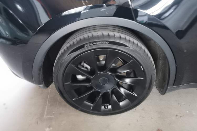 Used Tesla Model Y 2022 Rear-Wheel-Drive Version Right Rear Wheel Hub