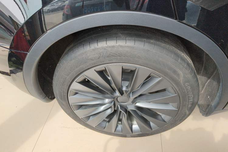 Used Tesla Model Y 2022 Revised Version Rear-Wheel Drive Right Rear Wheel Hub