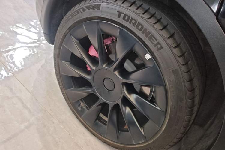 Used Tesla Model Y 2022 Rear-Wheel-Drive Version Right Rear Wheel Hub