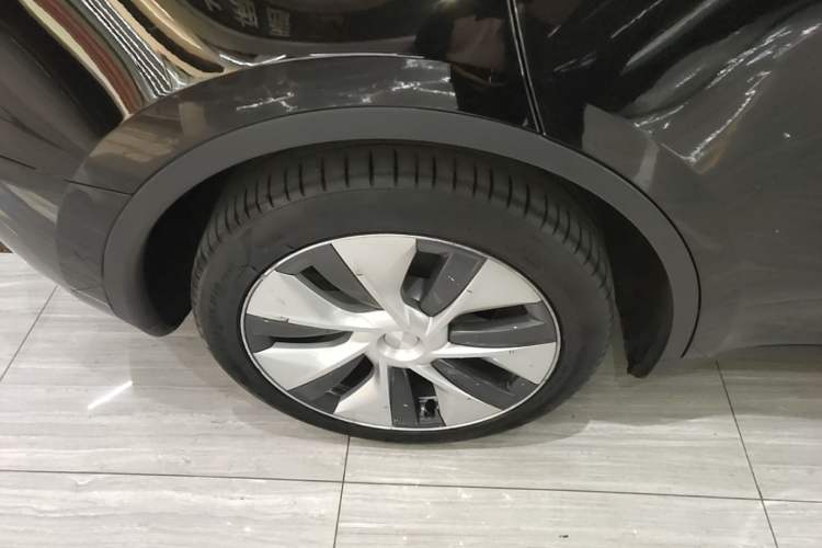 Used Tesla Model Y 2022 Revised Version Rear-Wheel Drive Right Rear Wheel Hub
