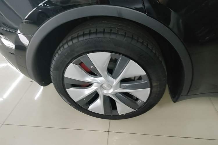 Used Tesla Model Y 2022 Revised Version Rear-Wheel Drive Right Rear Wheel Hub