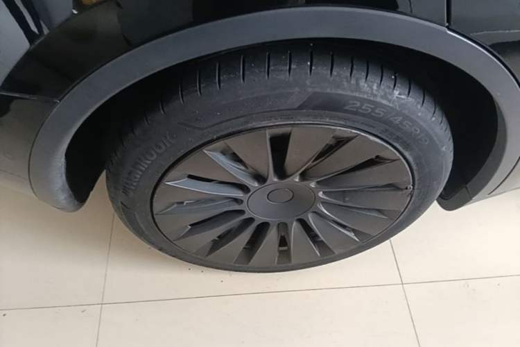 Used Tesla Model Y 2022 Revised Version Rear-Wheel Drive Right Rear Wheel Hub