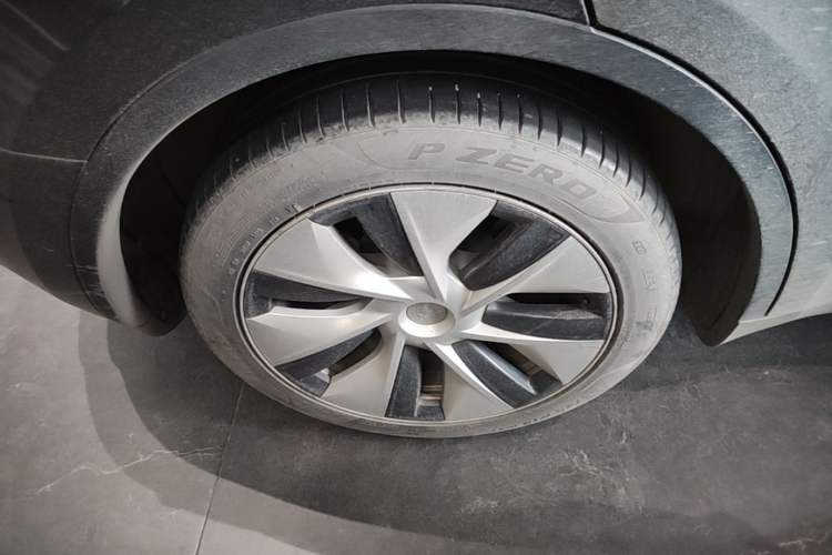Used Tesla Model Y 2022 Revised Version Rear-Wheel Drive Right Rear Wheel Hub