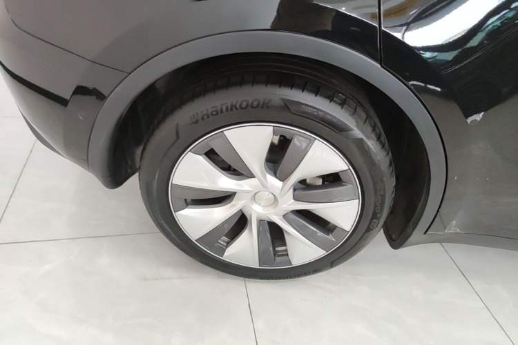 Used Tesla Model Y 2022 Revised Version Rear-Wheel Drive Right Rear Wheel Hub