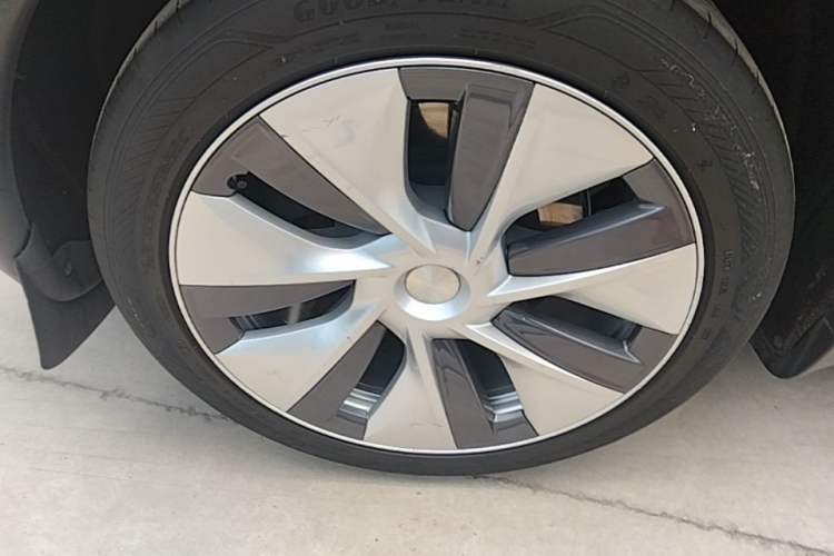Used Tesla Model Y 2022 Revised Version Rear-Wheel Drive Right Rear Wheel Hub