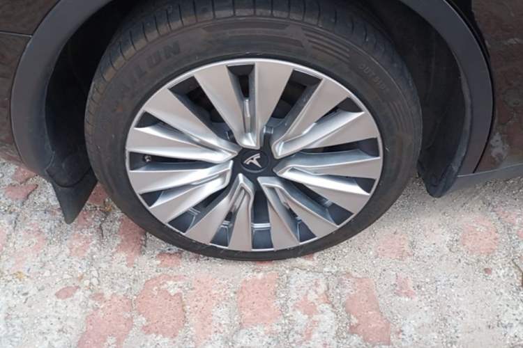 Used Tesla Model Y 2022 Revised Version Rear-Wheel Drive Right Rear Wheel Hub