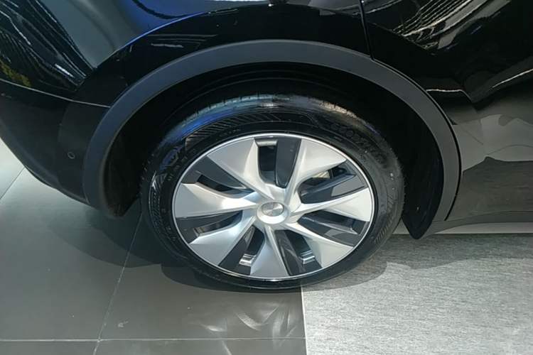 Used Tesla Model Y 2022 Revised Version Rear-Wheel Drive Right Rear Wheel Hub