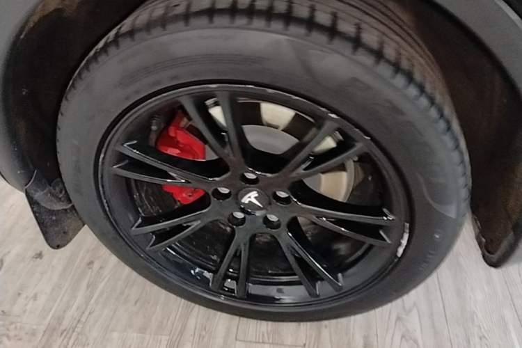 Used Tesla Model Y 2022 Rear-Wheel-Drive Version Right Rear Wheel Hub