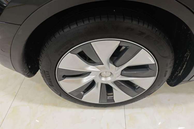 Used Tesla Model Y 2022 Revised Version Rear-Wheel Drive Right Rear Wheel Hub