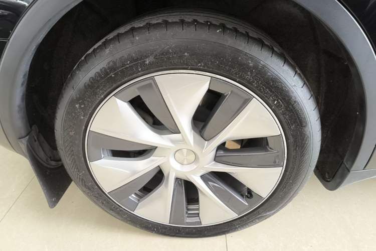Used Tesla Model Y 2022 Revised Version Rear-Wheel Drive Right Rear Wheel Hub