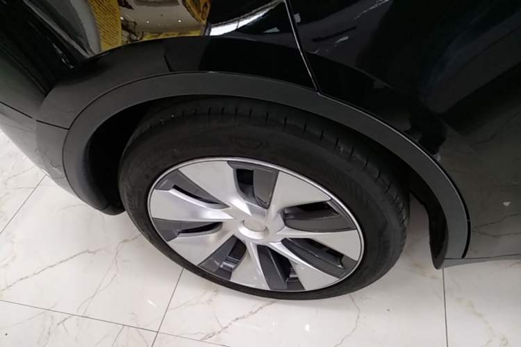 Used Tesla Model Y 2022 Revised Version Rear-Wheel Drive Right Rear Wheel Hub