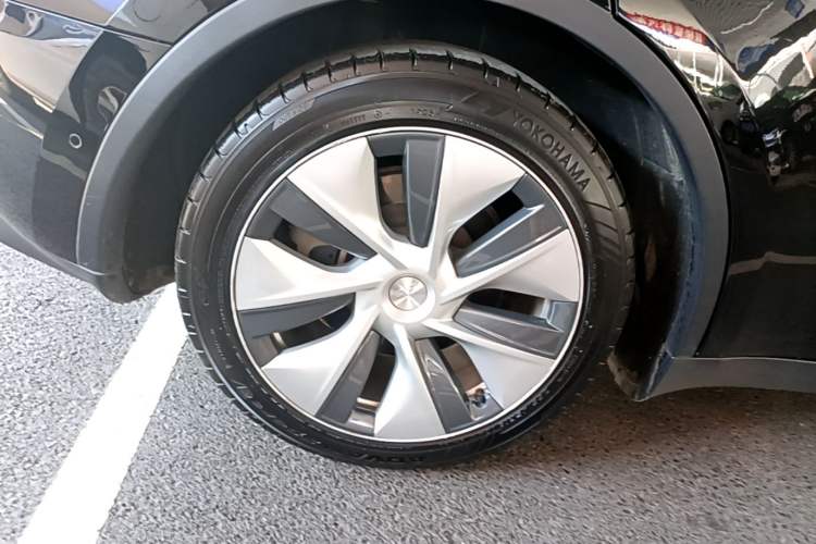 Used Tesla Model Y 2022 Revised Version Rear-Wheel Drive Right Rear Wheel Hub