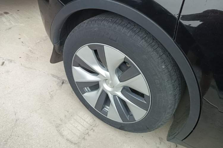 Used Tesla Model Y 2022 Rear-Wheel-Drive Version Right Rear Wheel Hub