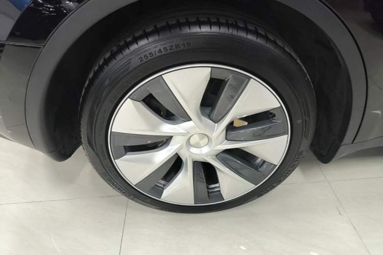 Used Tesla Model Y 2022 Revised Version Rear-Wheel Drive Right Rear Wheel Hub