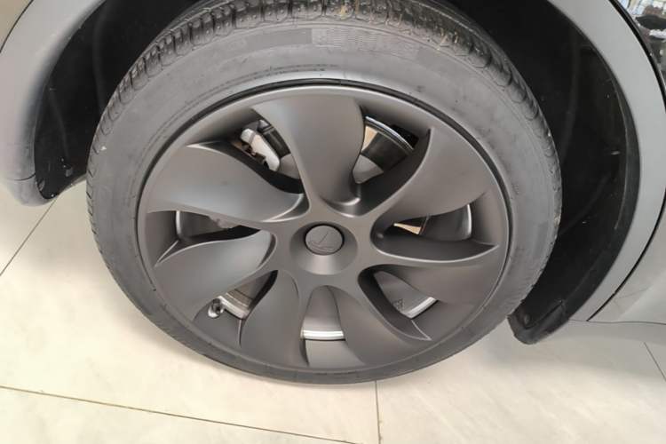 Used Tesla Model Y 2022 Revised Version Rear-Wheel Drive Right Rear Wheel Hub