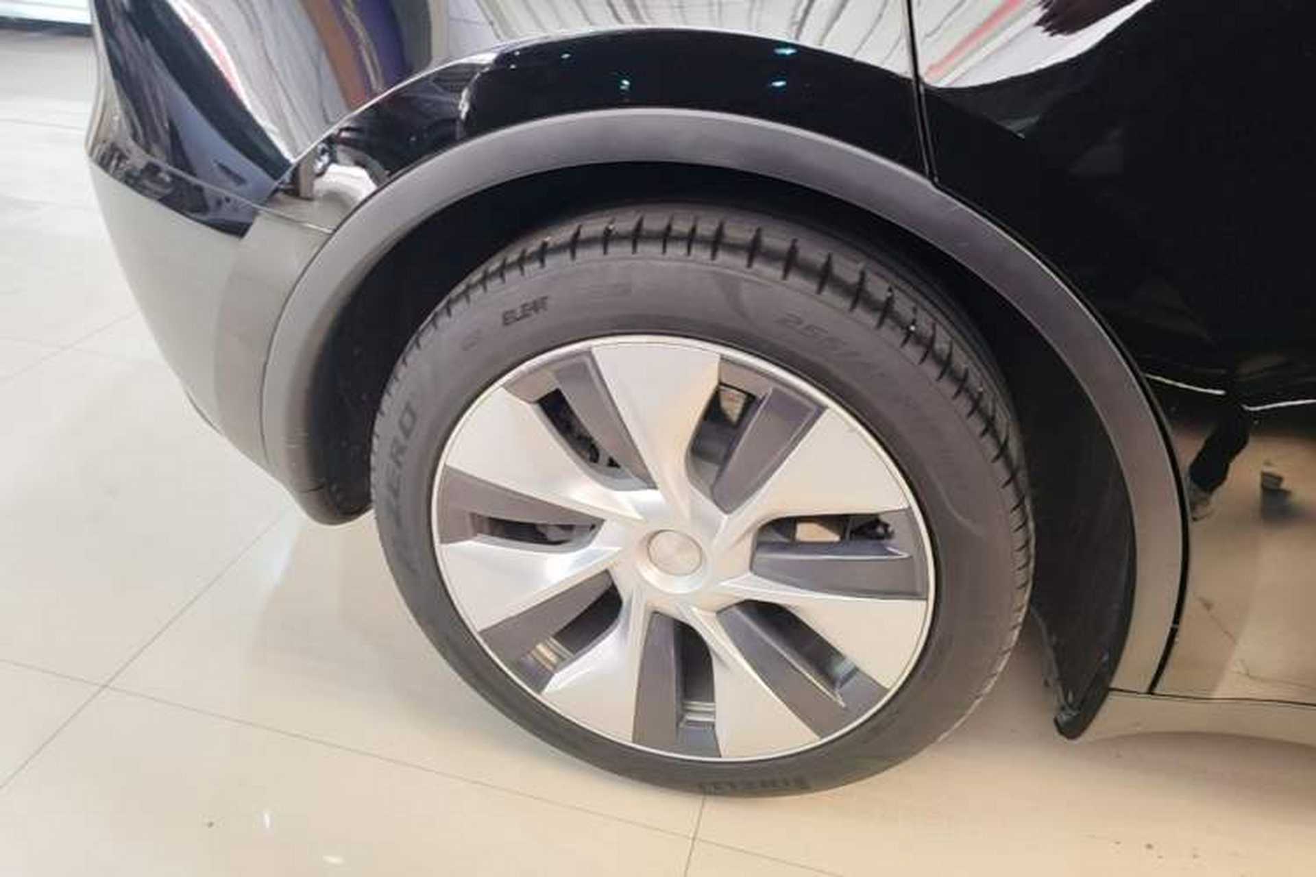 Used Tesla Model Y 2022 Rear-Wheel-Drive Version Right Rear Wheel Hub