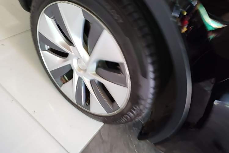 Used Tesla Model Y 2022 Revised Version Rear-Wheel Drive Right Rear Wheel Hub
