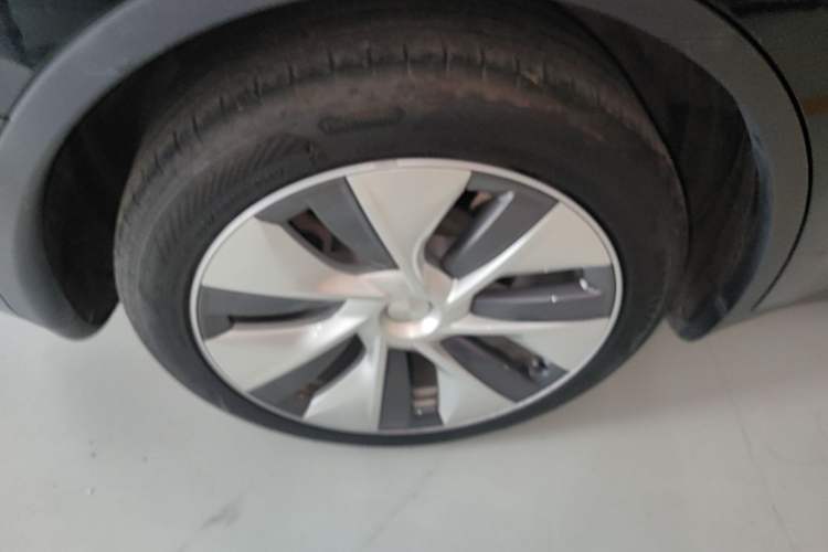 Used Tesla Model Y 2022 Revised Version Rear-Wheel Drive Right Rear Wheel Hub