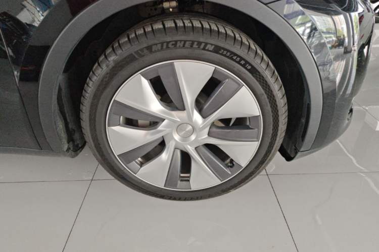 Used Tesla Model Y 2022 Rear-Wheel-Drive Version Right Rear Wheel Hub