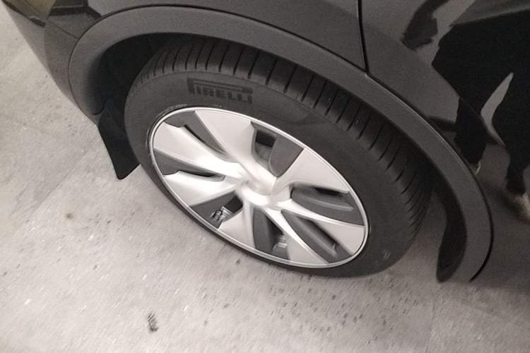 Used Tesla Model Y 2022 Revised Version Rear-Wheel Drive Right Rear Wheel Hub