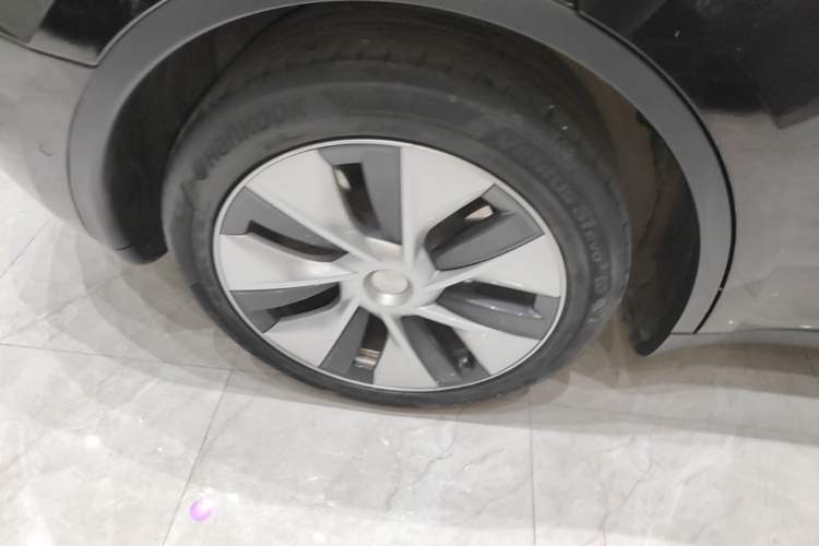 Used Tesla Model Y 2022 Revised Version Rear-Wheel Drive Right Rear Wheel Hub