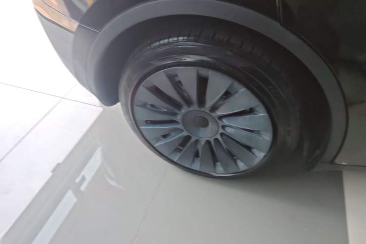 Used Tesla Model Y 2022 Revised Version Rear-Wheel Drive Right Rear Wheel Hub