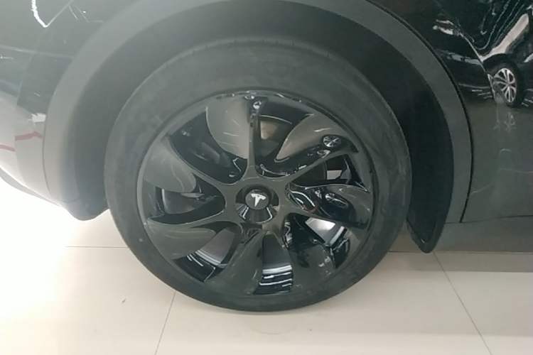Used Tesla Model Y 2022 Revised Version Rear-Wheel Drive Right Rear Wheel Hub
