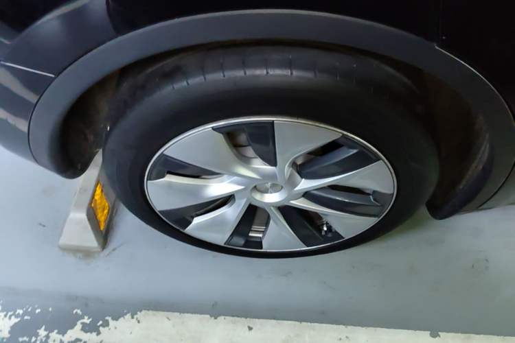 Used Tesla Model Y 2022 Revised Version Rear-Wheel Drive Right Rear Wheel Hub