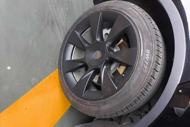 Used Tesla Model Y 2022 Revised Version Rear-Wheel Drive Right Rear Wheel Hub