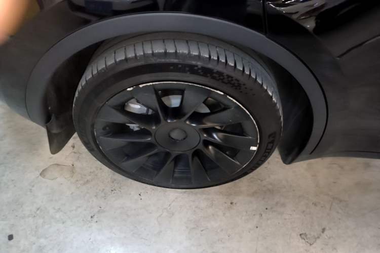Used Tesla Model Y 2022 Rear-Wheel-Drive Version Right Rear Wheel Hub